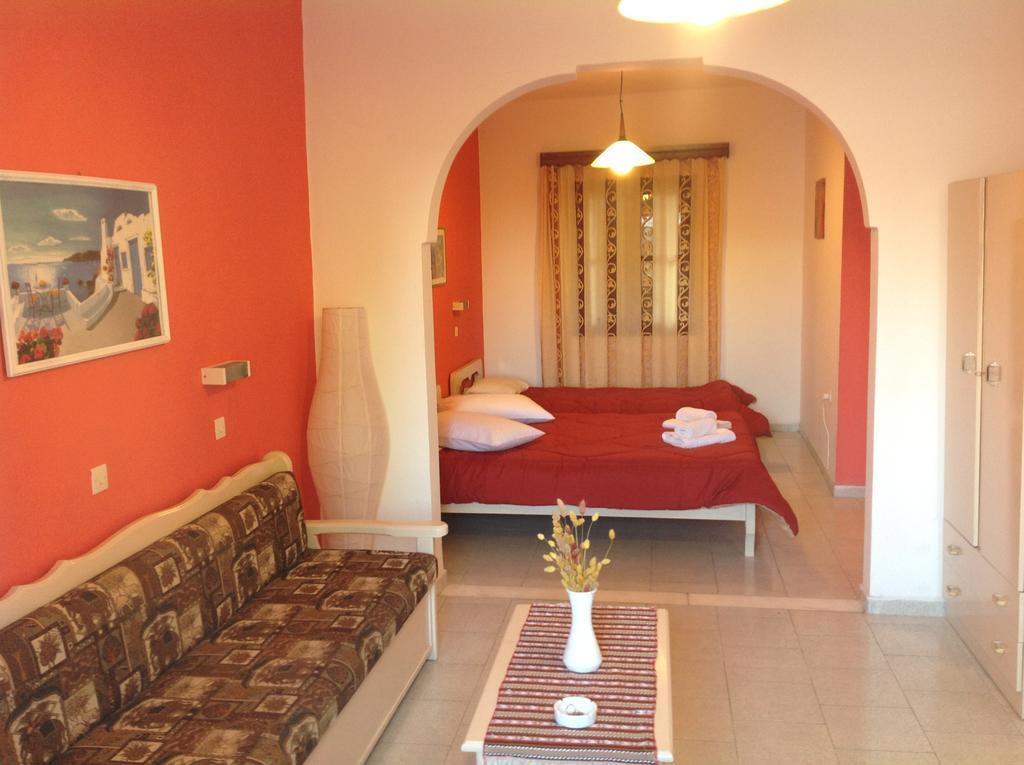 Pansion Zaharoula 2* Fira (Santorini)