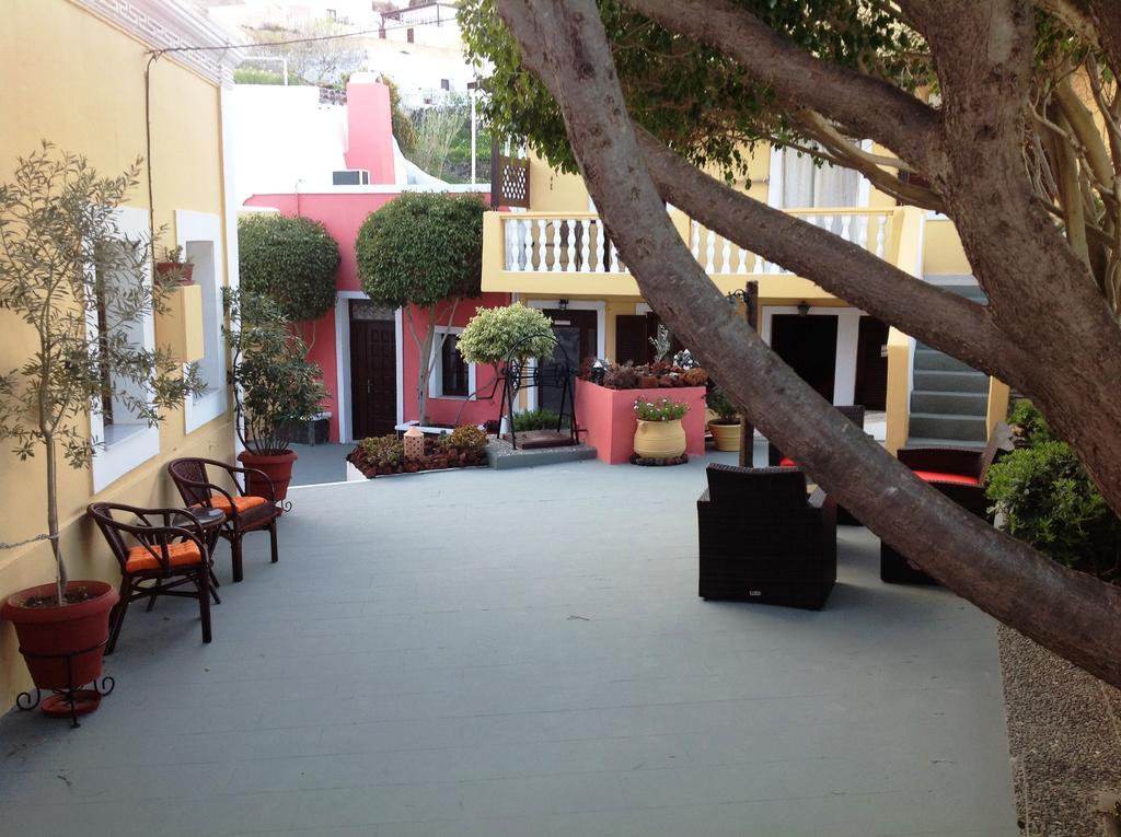 Pansion Zaharoula Fira (Santorini)