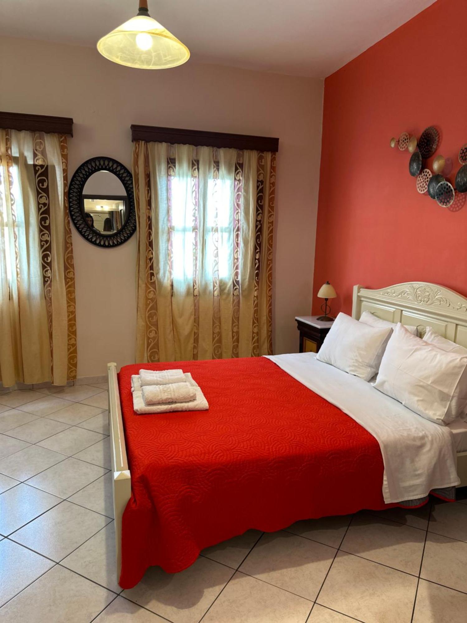 Pansion Zaharoula Konukevi Fira (Santorini)