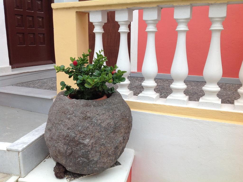 Pansion Zaharoula Fira (Santorini)