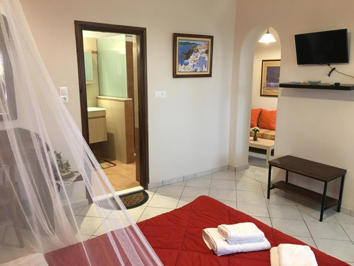 Pansion Zaharoula Konukevi Fira (Santorini)